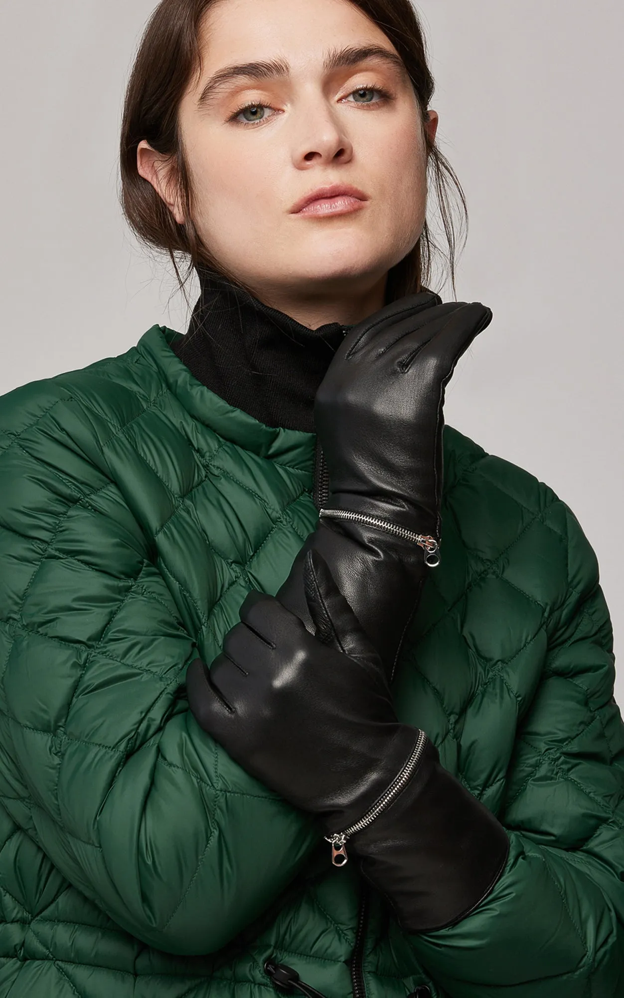 DEMY BLACK FUR GLOVES