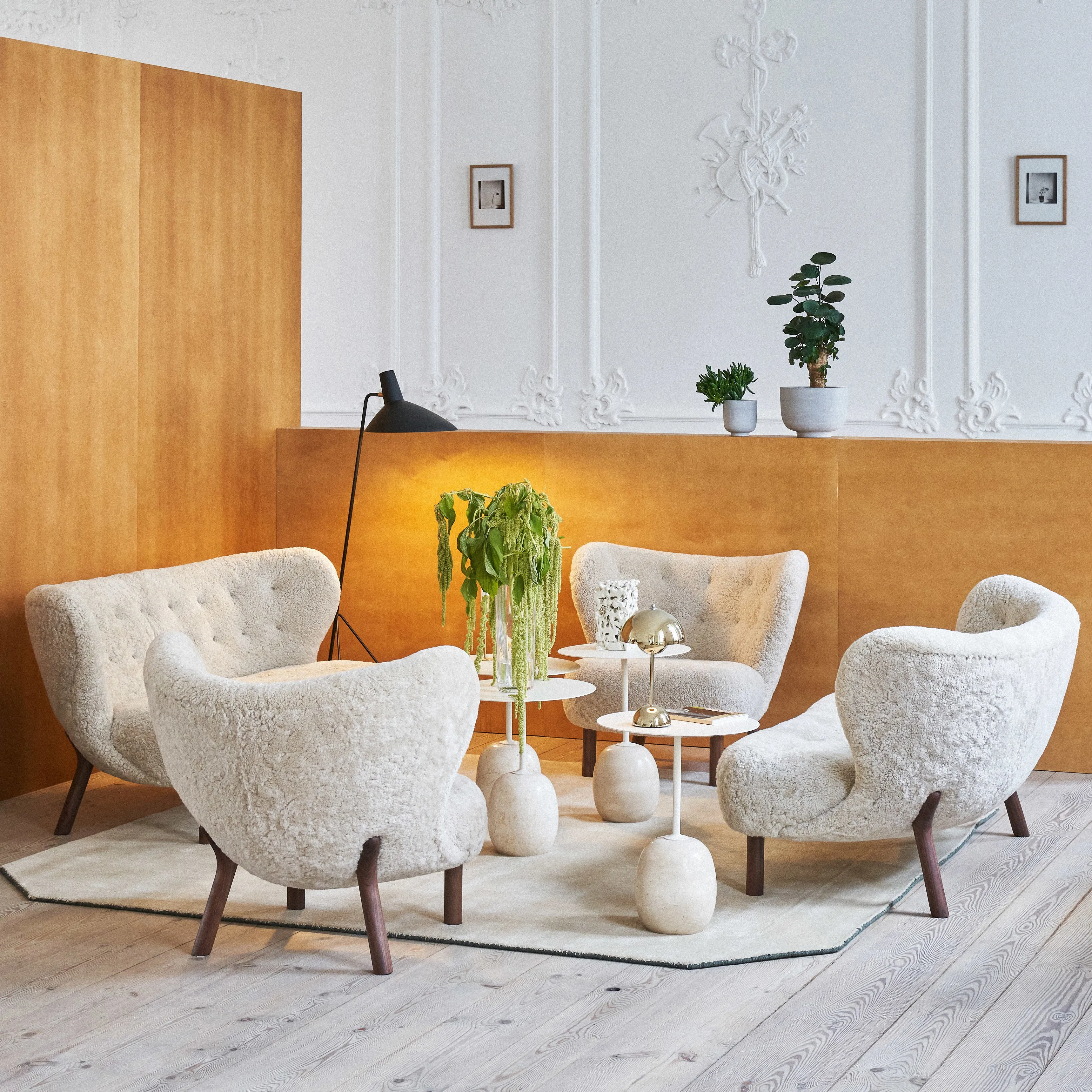 Lato Table LN8