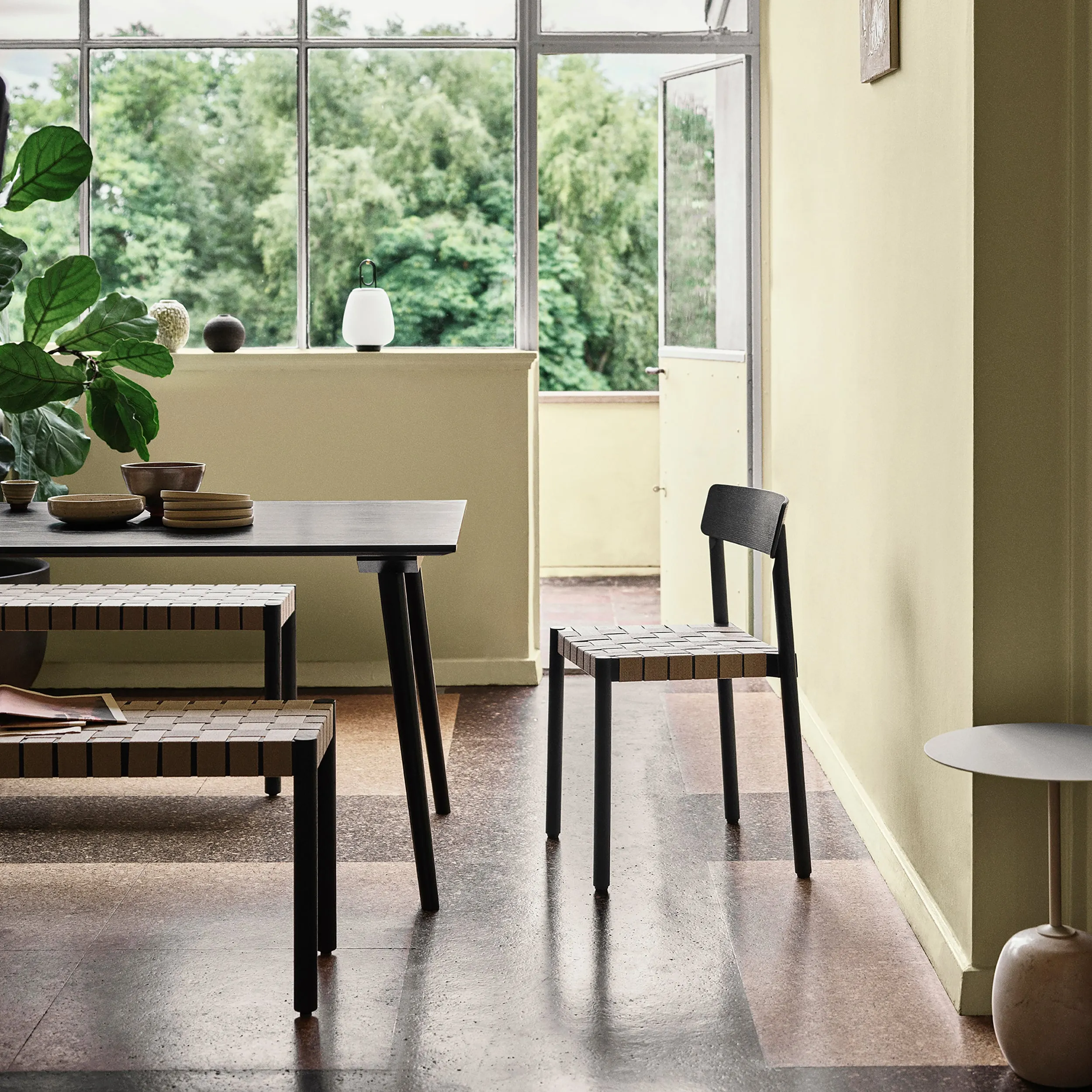 Lato Table LN8