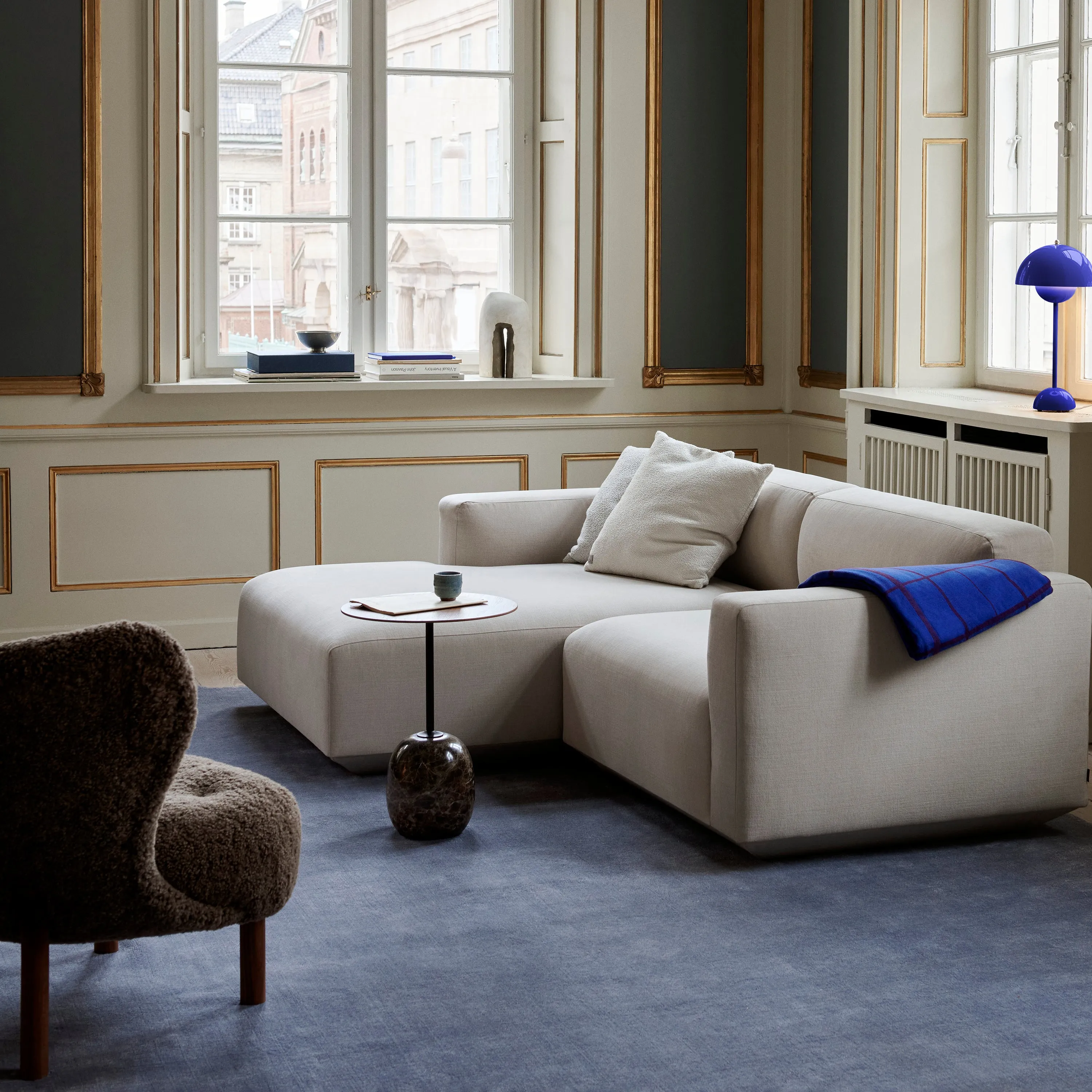 Lato Table LN8