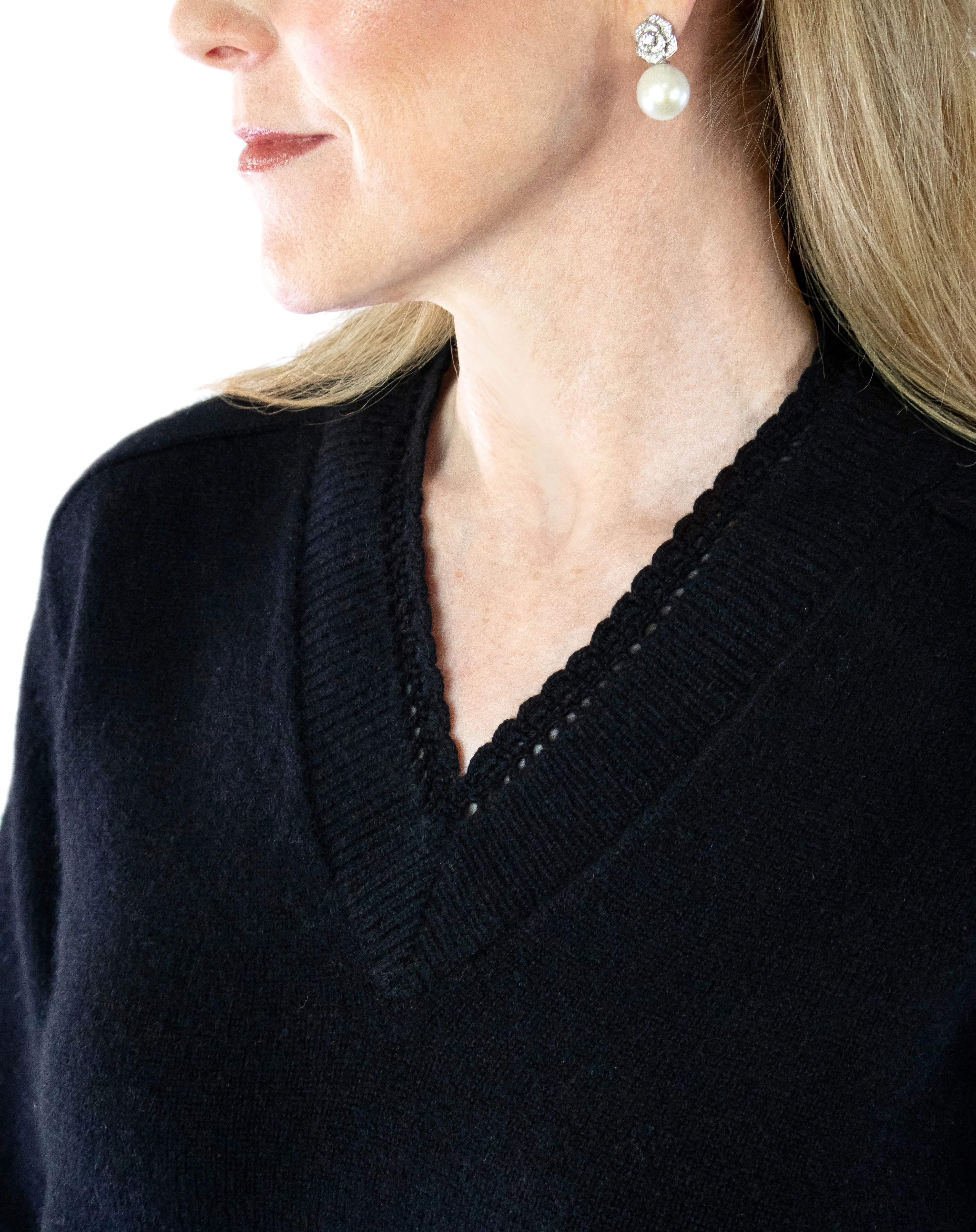 V-Neck Cashmere Sweater - Black